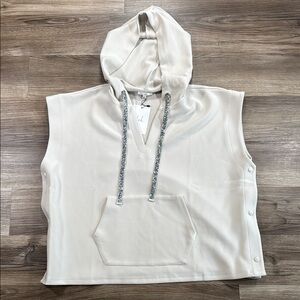 NEW Joh Women's Size XL Sleeveless‎ Hooded Vest Silver Glitter Kangaroo Pocket